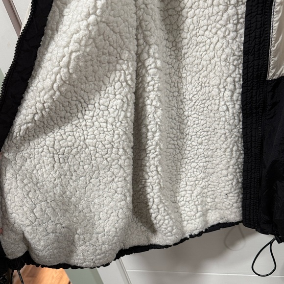 Hollister Red and Black Jacket with Sherpa Lining - Picture 9 of 9